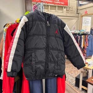 Jordan hooded puffer jacket youth size xs or size 3-4 years vintage Y2K puffer
